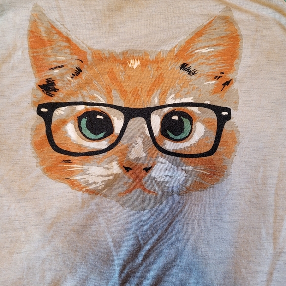 Humane Society Canada kitty with glasses t-shirt - Picture 2 of 3